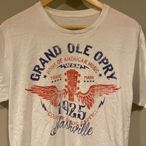 Men’s white XL Grand Ole Opry tee, t-shirt, great condition